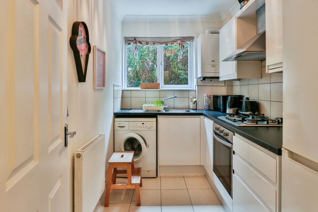 Property photo 3 of 17 Photo