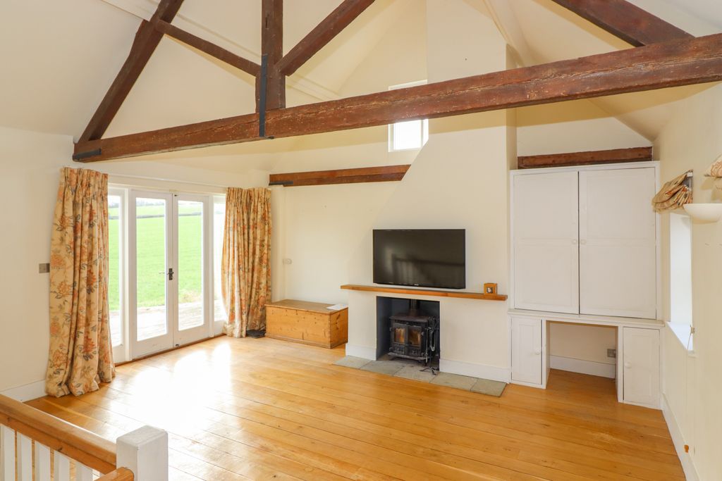 Property photo 2 of 22