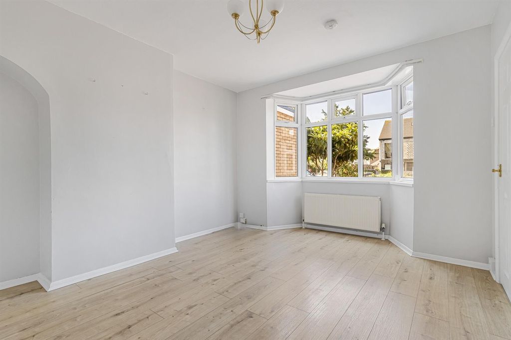 Property photo 3 of 16 20_87952.Jpg