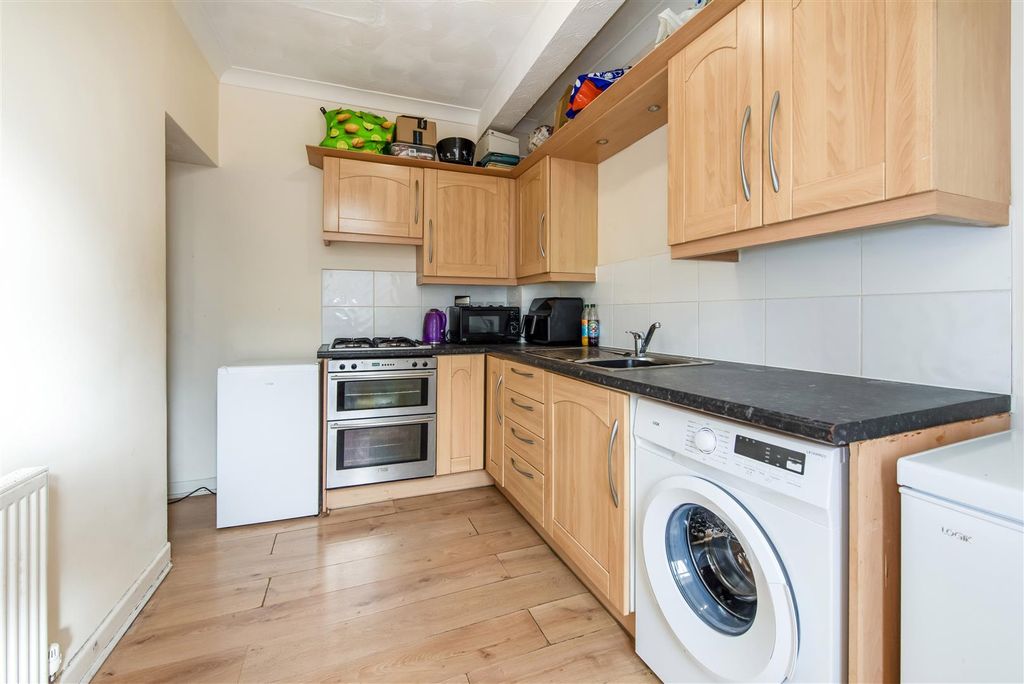 Property photo 3 of 21 Kitchen.Jpg