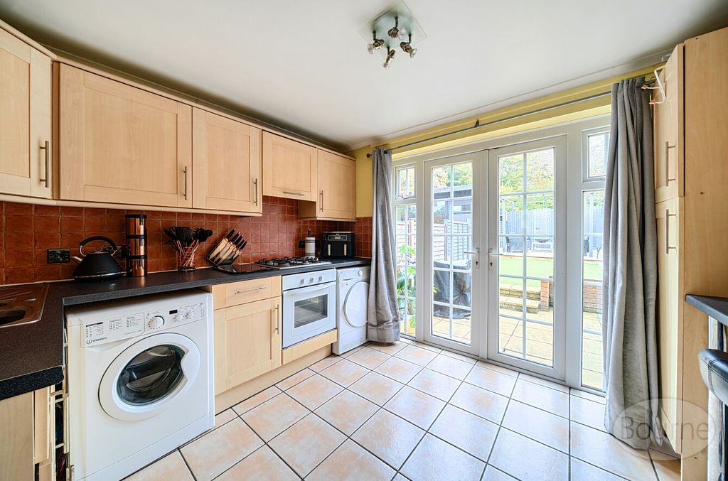 Property photo 3 of 14 4F6A9422-A7dc-4c1...