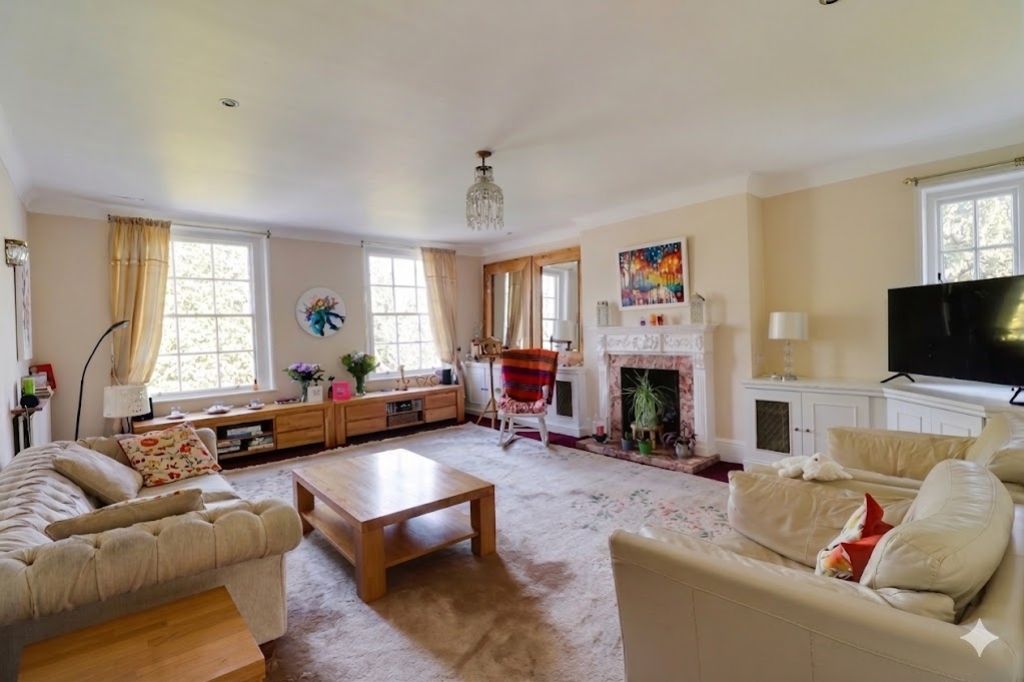 Property photo 2 of 22