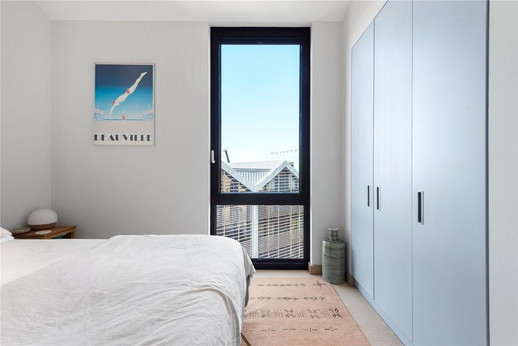 Property photo 2 of 7 Bedroom