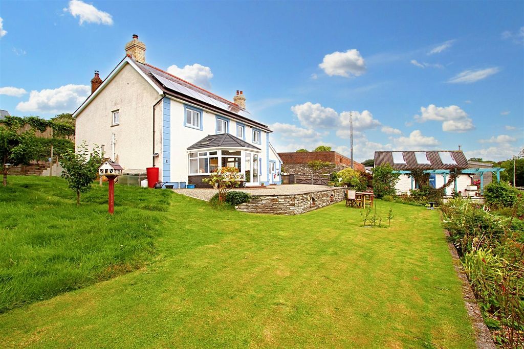 Property photo 1 of 58 House And Gardens