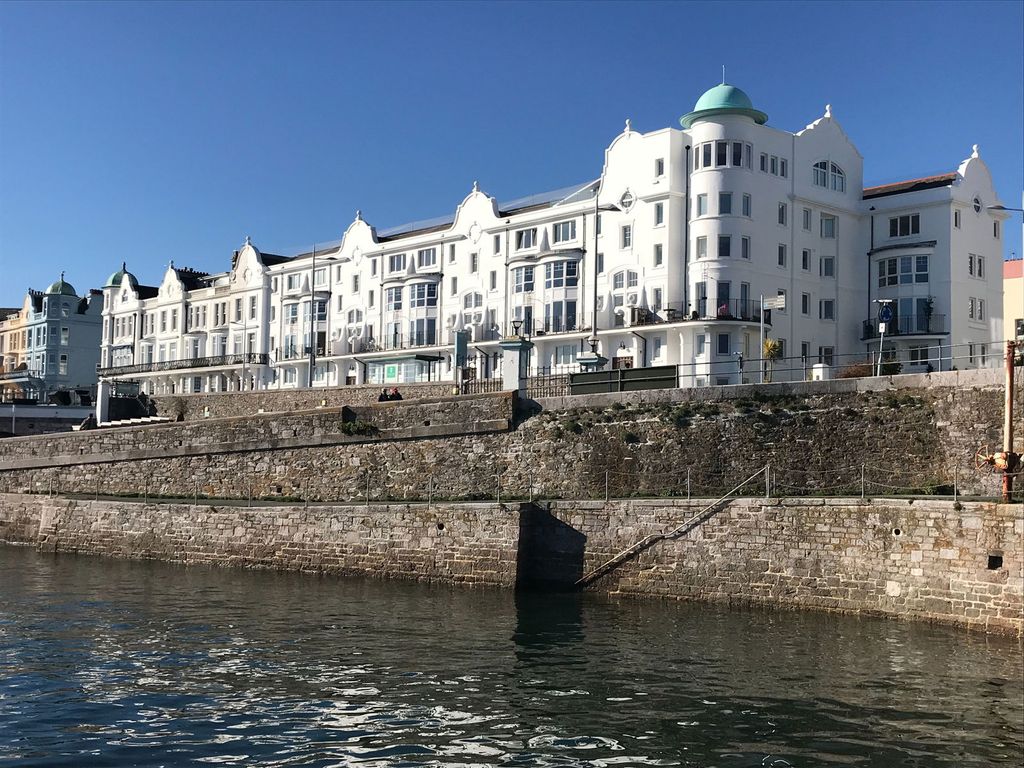 Property photo 2 of 11