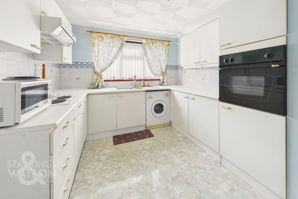 Property photo 3 of 16