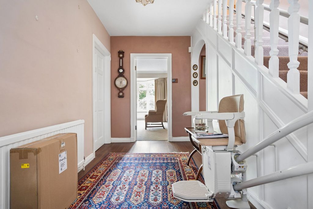 Property photo 2 of 23