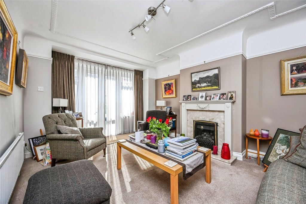 Property photo 2 of 17 Picture No. 01