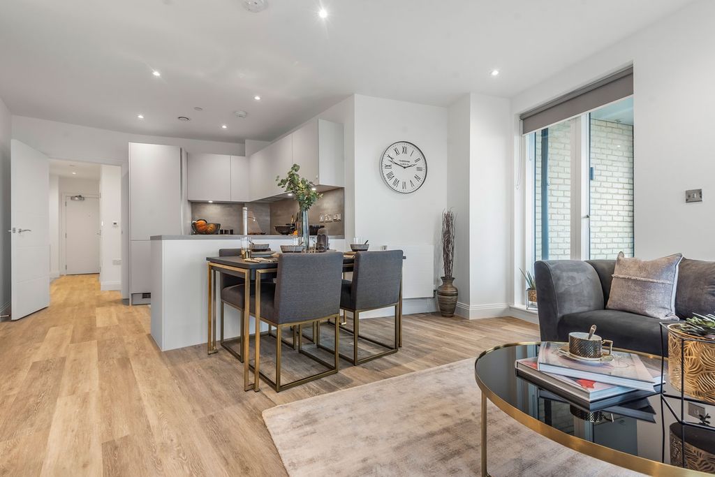 Property photo 2 of 10 684023-(12)