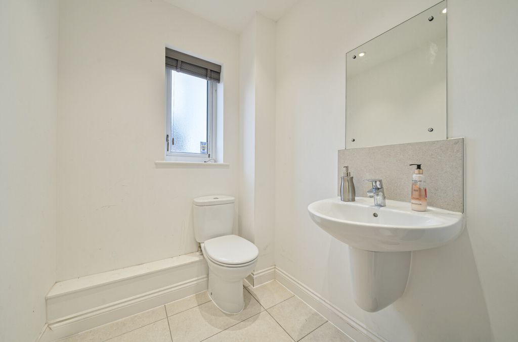 Property photo 3 of 9