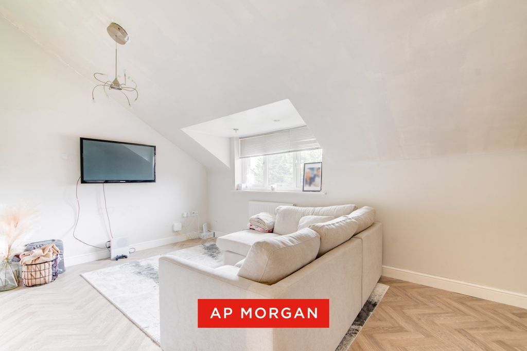 Property photo 2 of 11 Picture No. 08