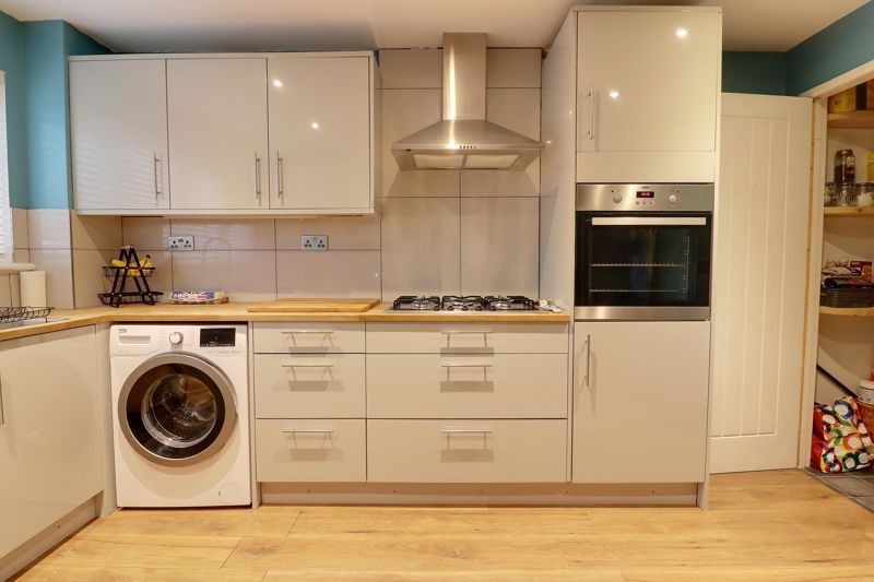 Property photo 2 of 18 Kitchen