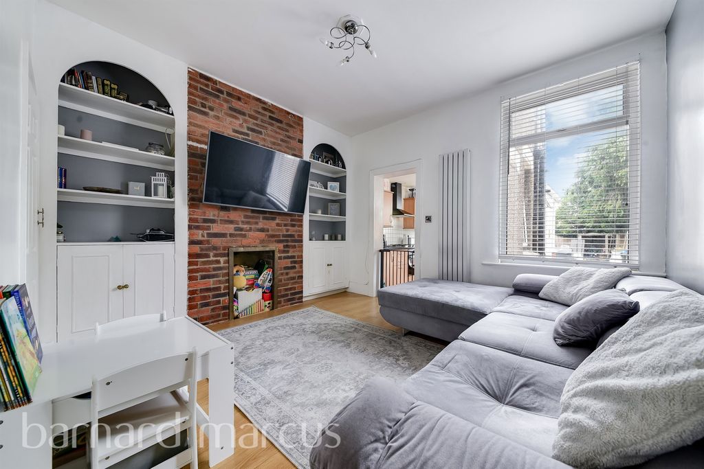 Property photo 2 of 10