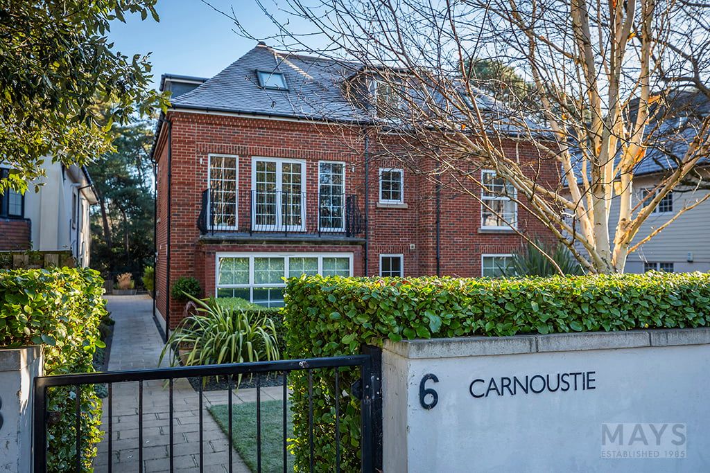 Property photo 1 of 33