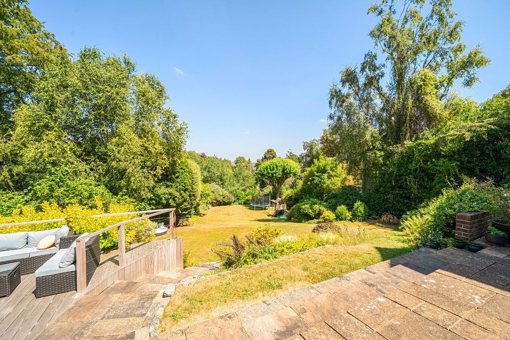Property photo 2 of 19 Picture No. 15