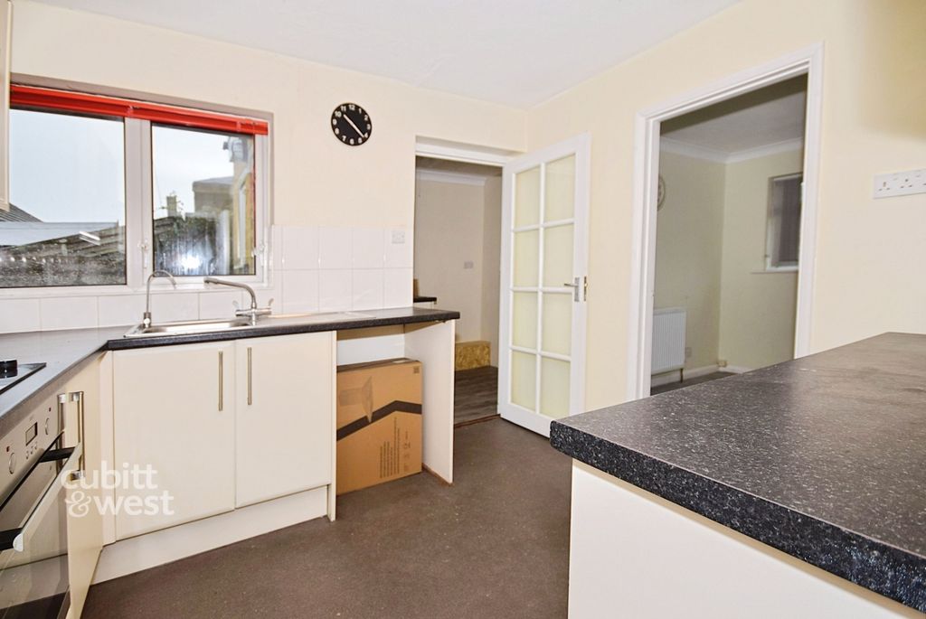 Property photo 3 of 16 B6764d02-Dsc_0346