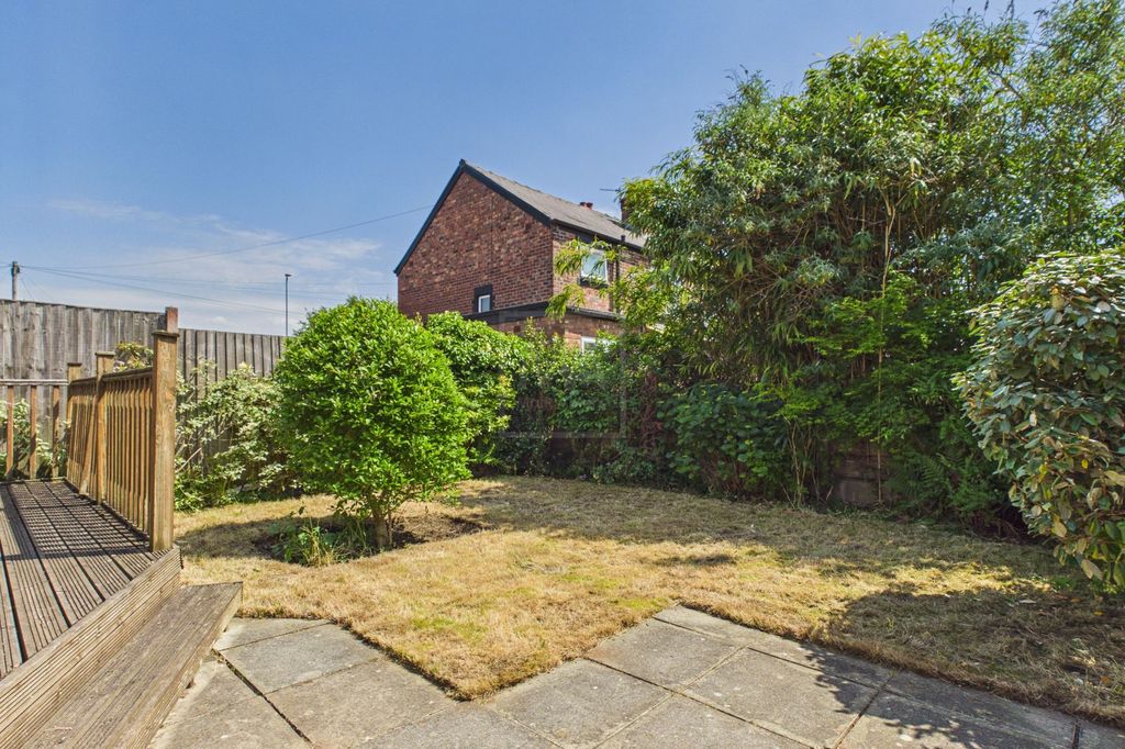 Property photo 3 of 16 Garden