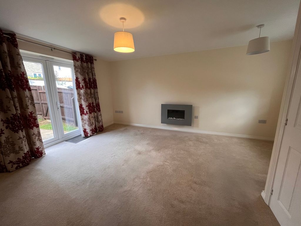 Property photo 3 of 25