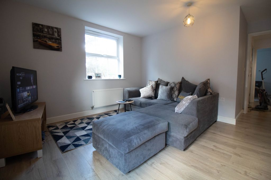 Property photo 3 of 11 Img_1090