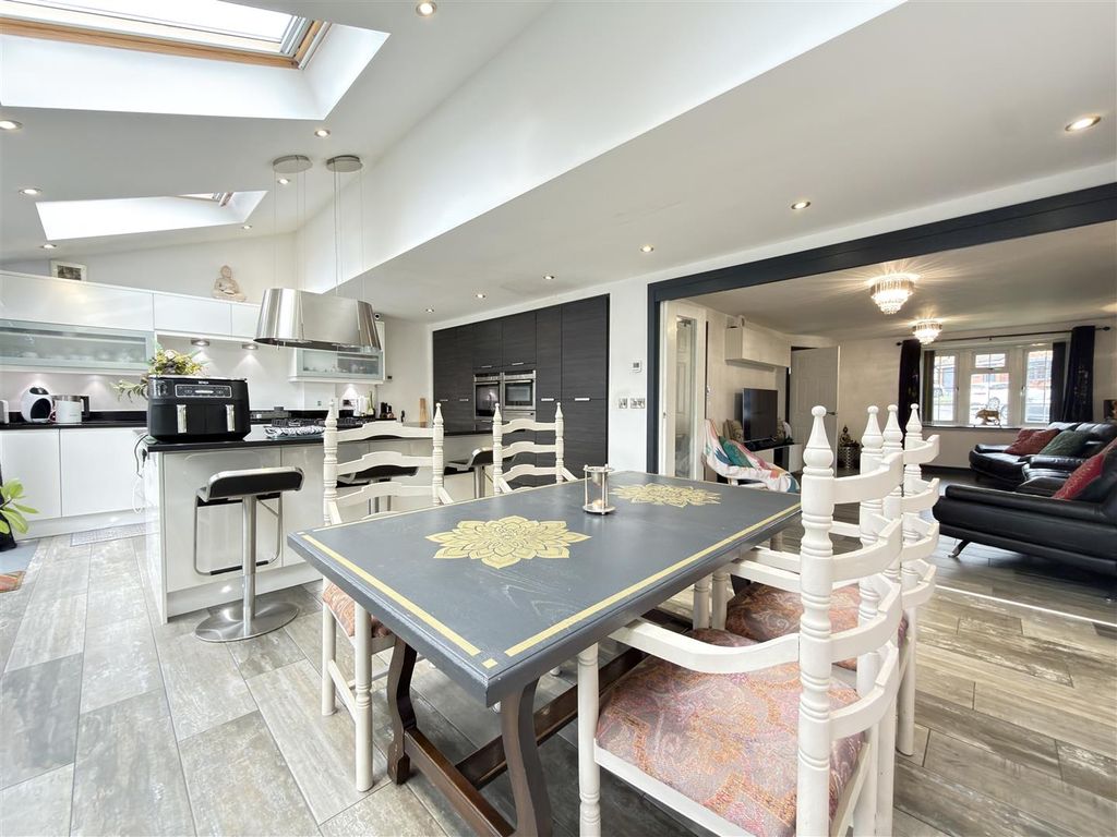 Property photo 3 of 26 Kitchen And Diner