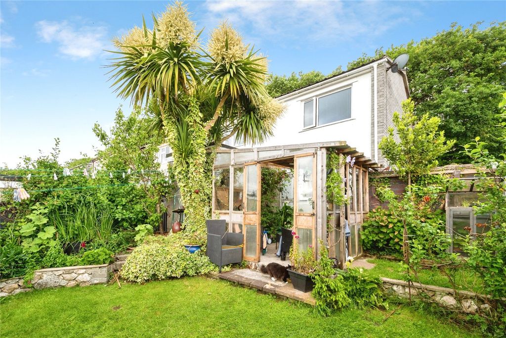 Property photo 1 of 18 Picture No. 02