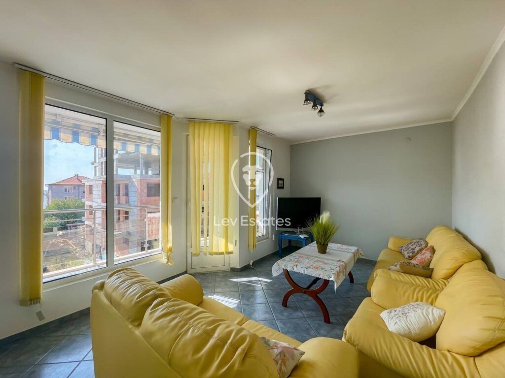 Property photo 3 of 18
