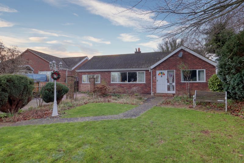 Property photo 3 of 17 Frontal