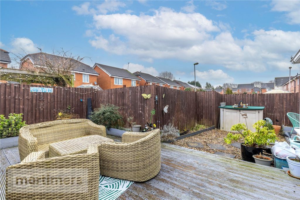 Property photo 3 of 18 Garden