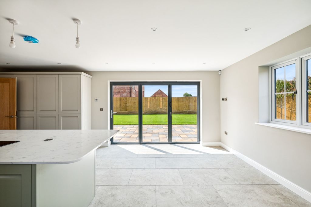 Property photo 3 of 33 4278824