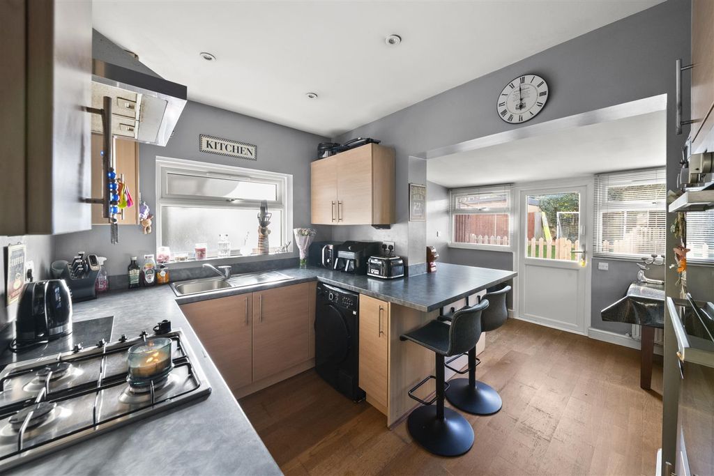 Property photo 3 of 17 5