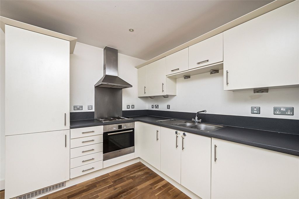 Property photo 3 of 15 Picture No. 02