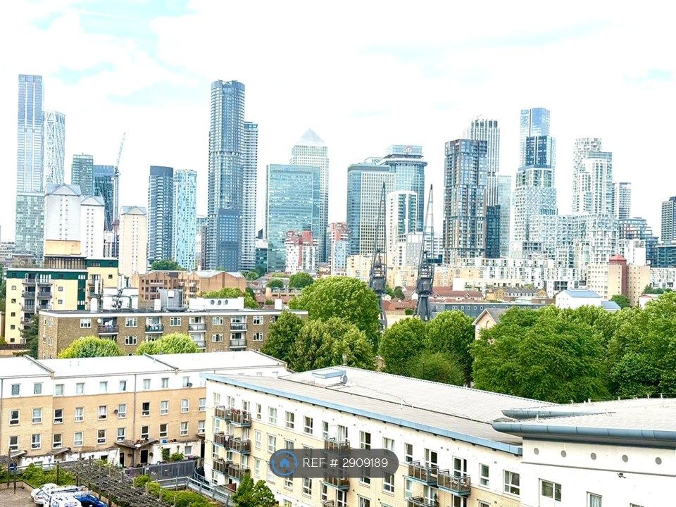 Property photo 1 of 17 Canary Wharf Skyline From The Apartment Balcony