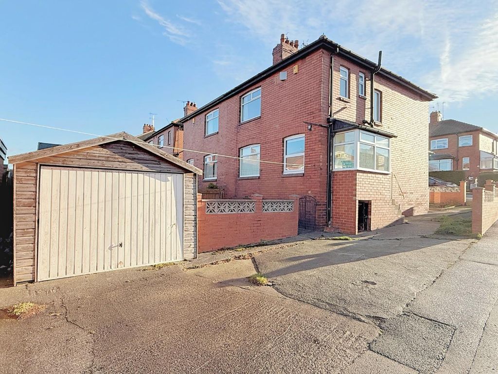 Property photo 3 of 18 Side Elevation