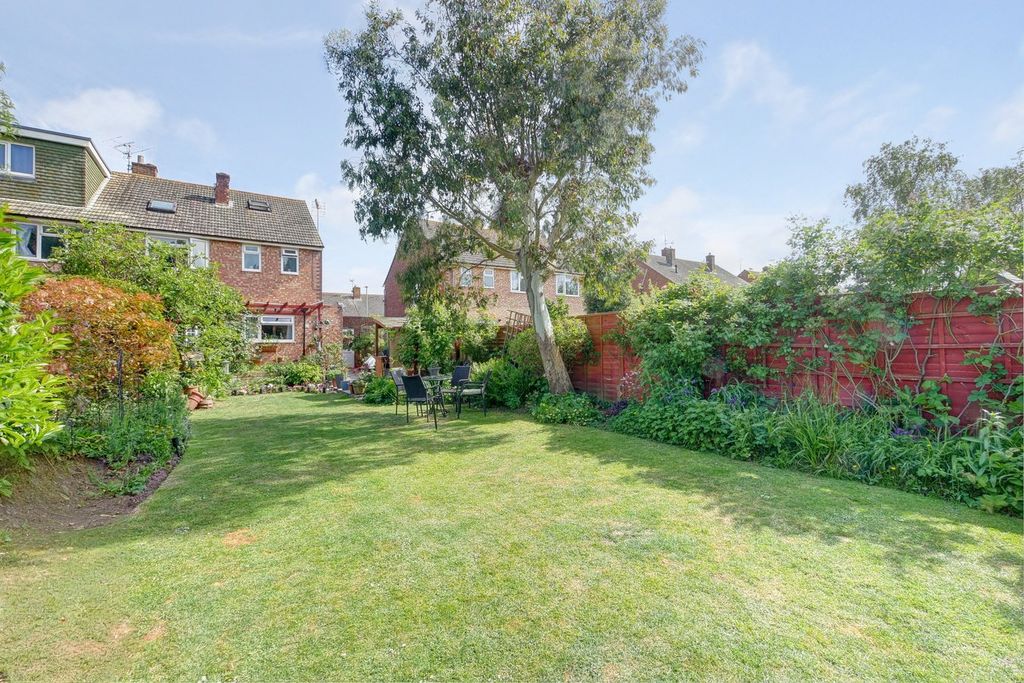 Property photo 2 of 27