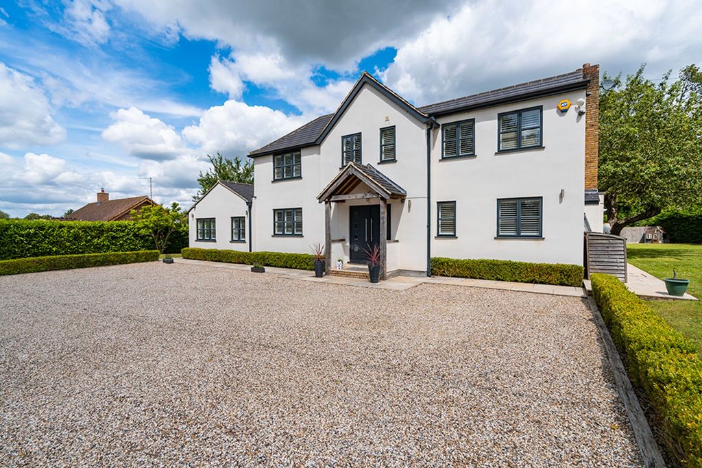 Property photo 2 of 19 Front View