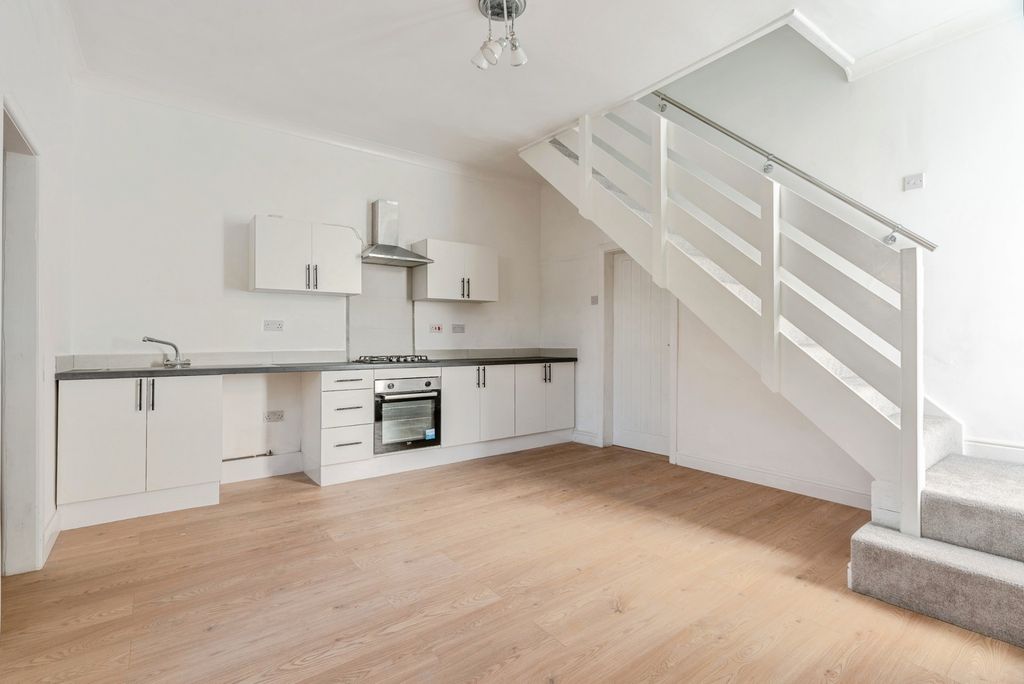 Property photo 3 of 15 Pbox-Img.Jpg