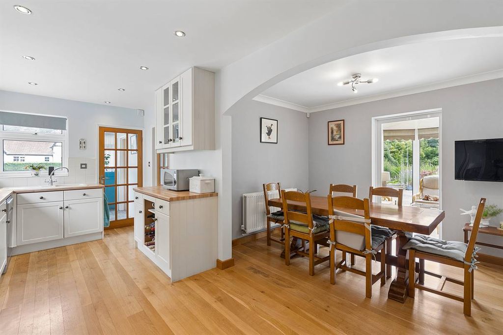 Property photo 3 of 22