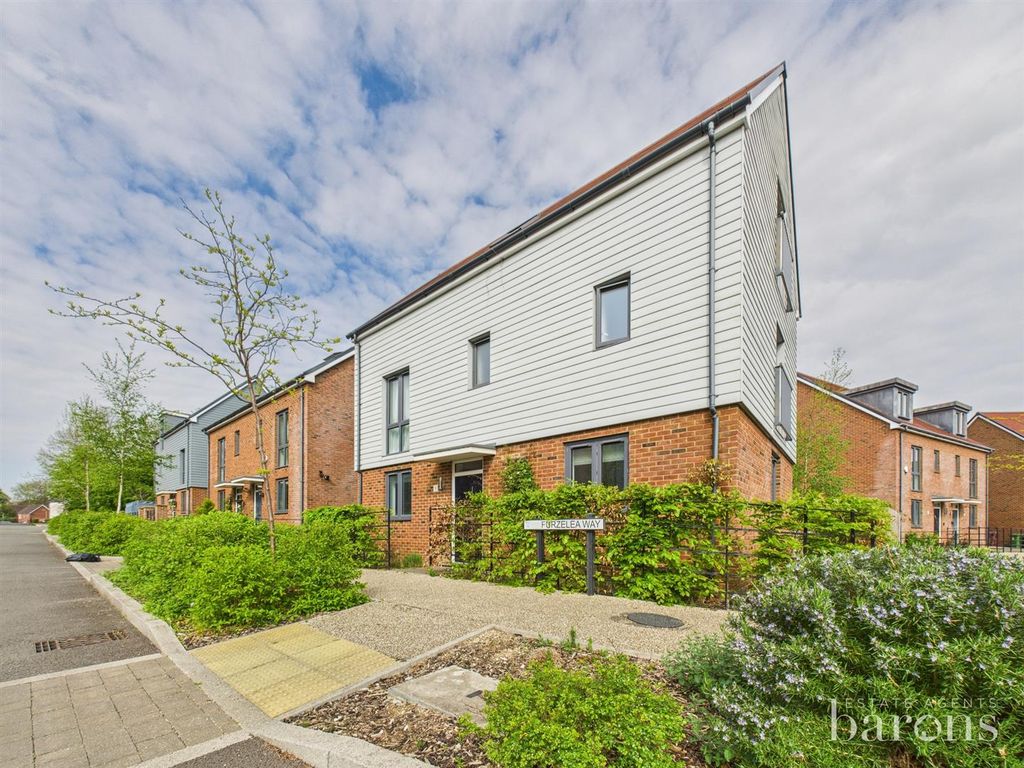 Property photo 1 of 26 Cam05005G0-Pr0069-Still030.Jpg