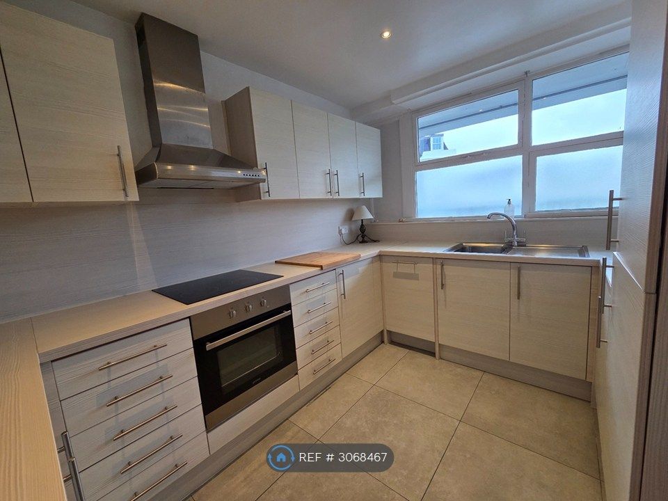 Property photo 1 of 15 Kitchen