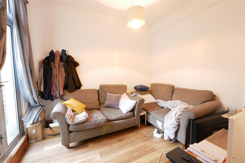 Property photo 3 of 12 P1270249.Jpg