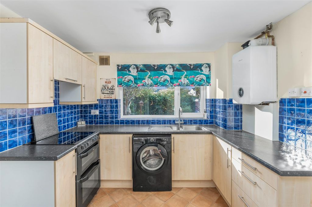 Property photo 3 of 11 74 Elton Road, Banbury-12.Jpg