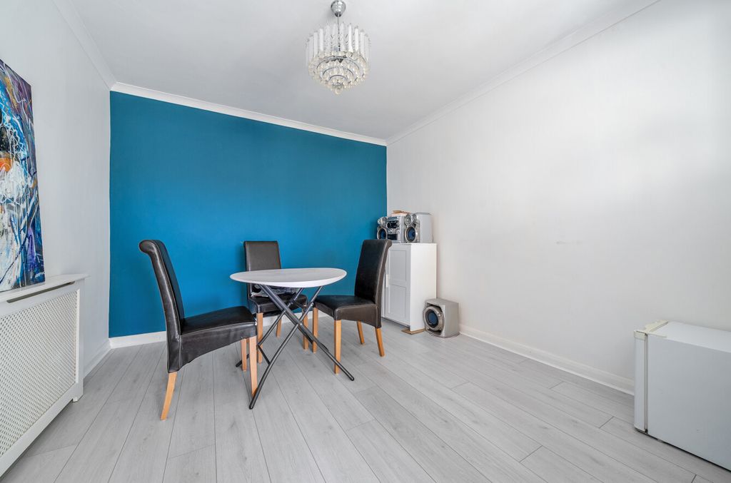 Property photo 3 of 21 1356384-8-68c9253...