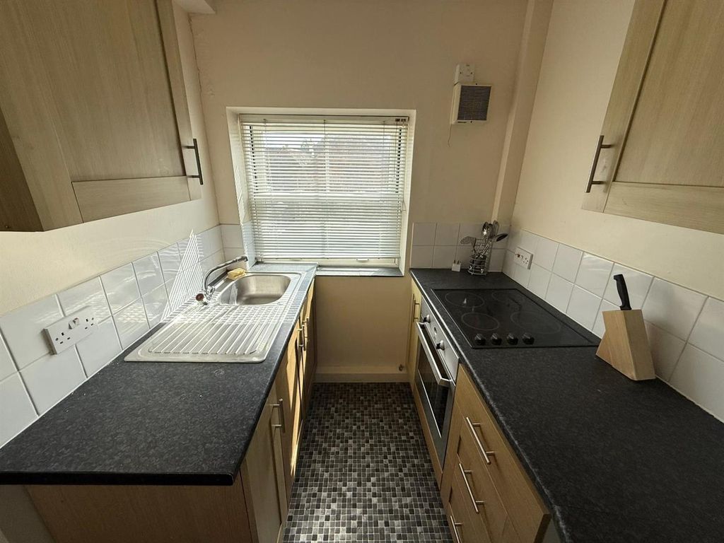 Property photo 3 of 6 Thumbnail_3B8E8138-c40F-4c7B-Ba4A-340ce0A983Fb.Jpg