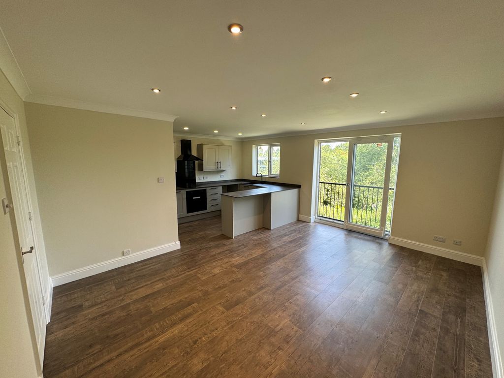 Property photo 2 of 11 Image