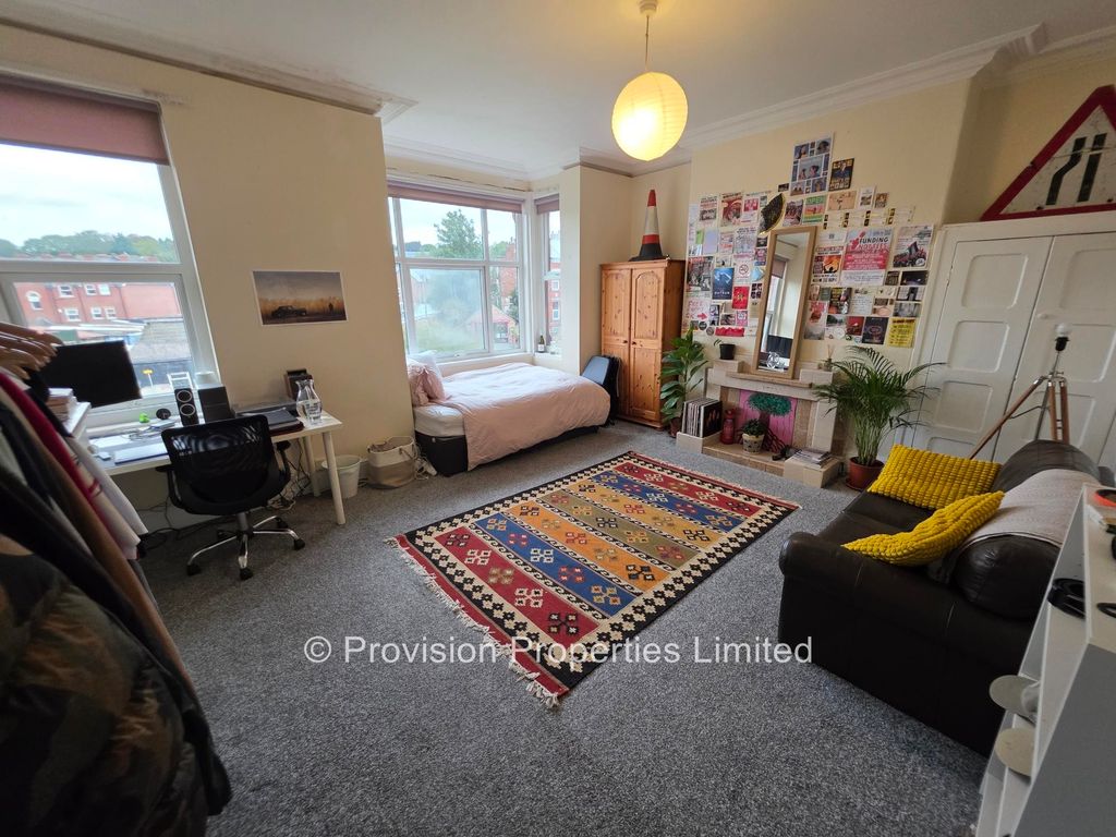 Property photo 2 of 11 Photo