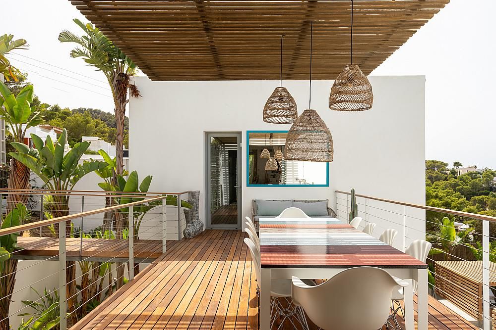 Property photo 2 of 72