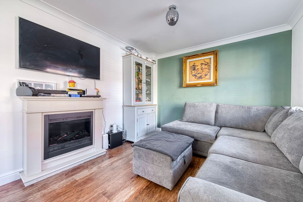 Property photo 3 of 15