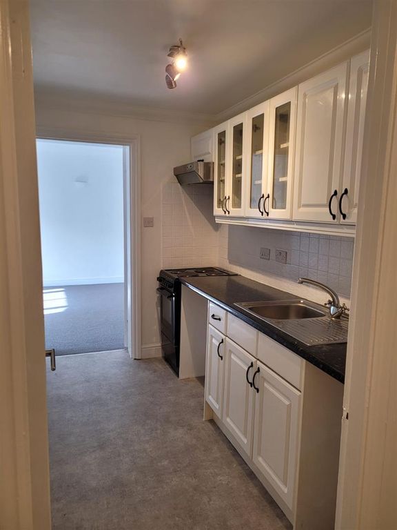 Property photo 3 of 9 Kitchen