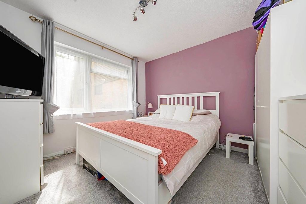 Property photo 3 of 10 73d9187d-d5F9-4271-81A6-5Ca9A49627Bb