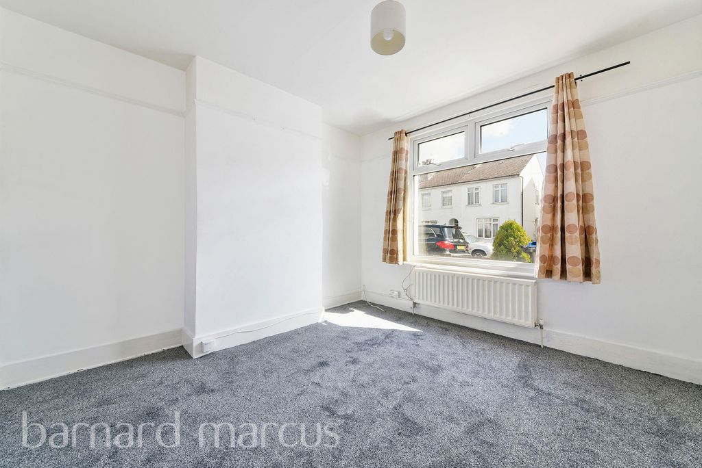 Property photo 2 of 11 Image